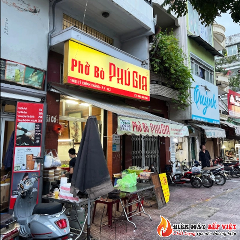 Phở Phú Gia chuẩn vị Bắc truyền thống