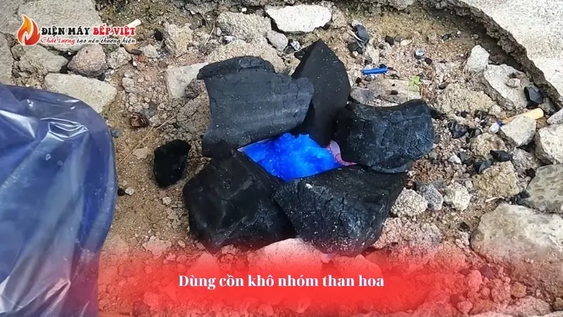 Dùng cồn khô nhóm than hoa