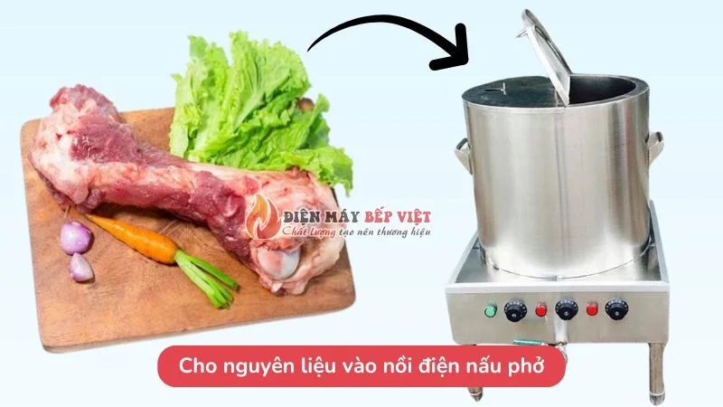 Hầm nước lèo cho món hủ tiếu đậm đà