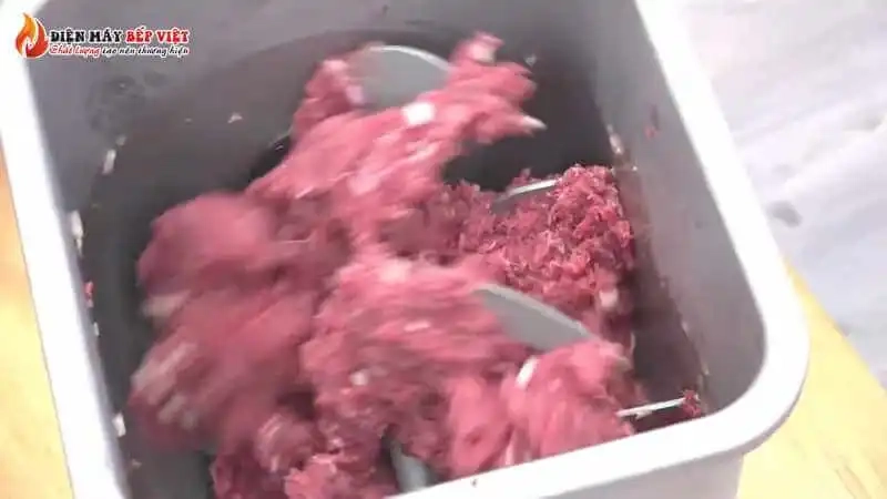 Hướng dẫn cách sử dụng máy trộn thịt và thực phẩm