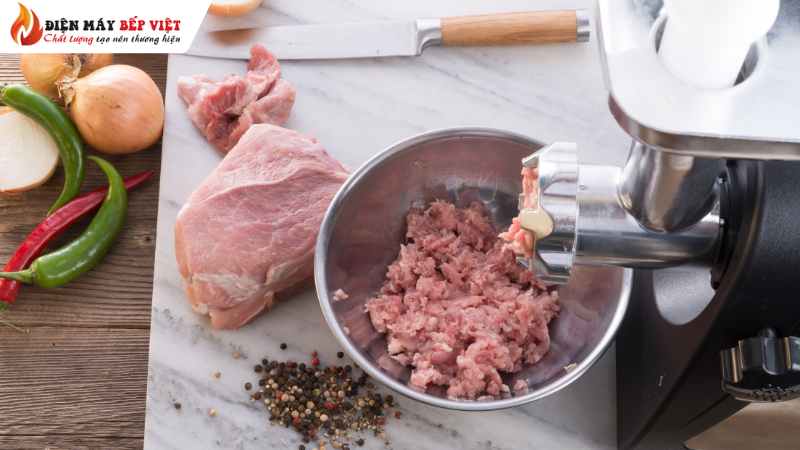 Hướng dẫn sử dụng máy xay thịt công nghiệp đúng cách 
