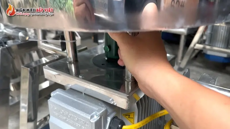 Lý do máy xay giò chả bị cháy hỏng mô tơ và cách xử lý