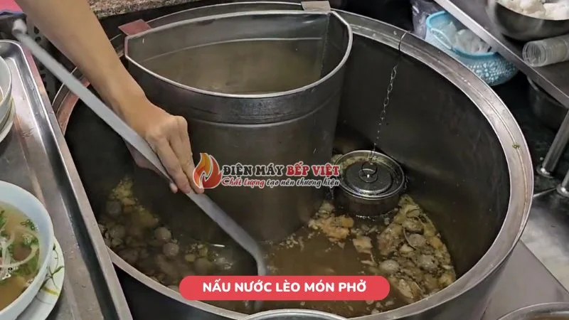 nấu nước phở bằng nồi điện nấu phở