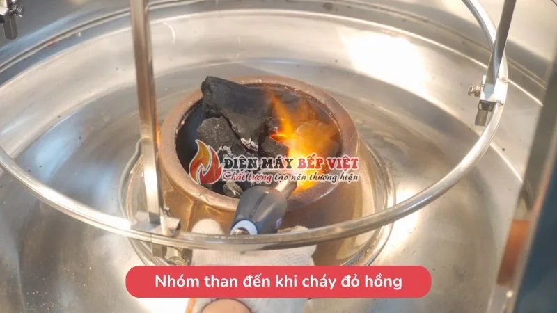 Nhóm than đến khi cháy đỏ hồng