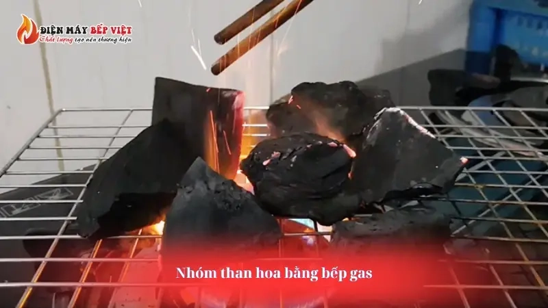 Nhóm than hoa bằng bếp gas