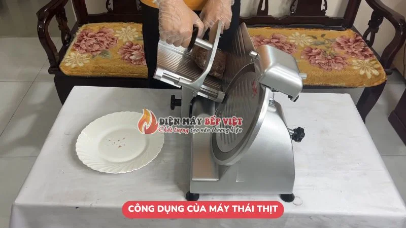 Những công dụng của máy thái thịt công nghiệp