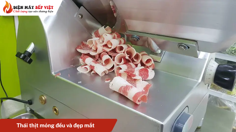 Thái thịt mỏng đều và đẹp mắt