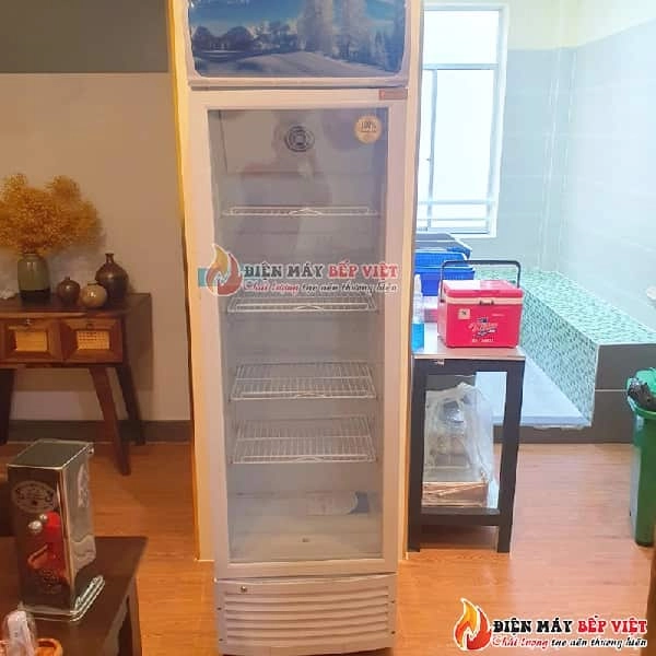 Tủ mát 1 cửa kính 258L ở quán ăn