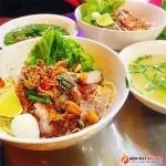 Khám phá hủ tiếu xá xíu hẻm Bạc Liêu